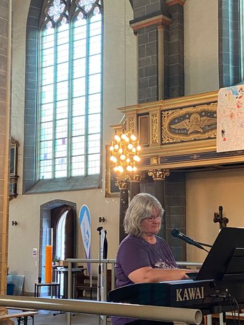 013_Frau_Kieckhoefel_Musik_am_Mittwochabend_001.jpg