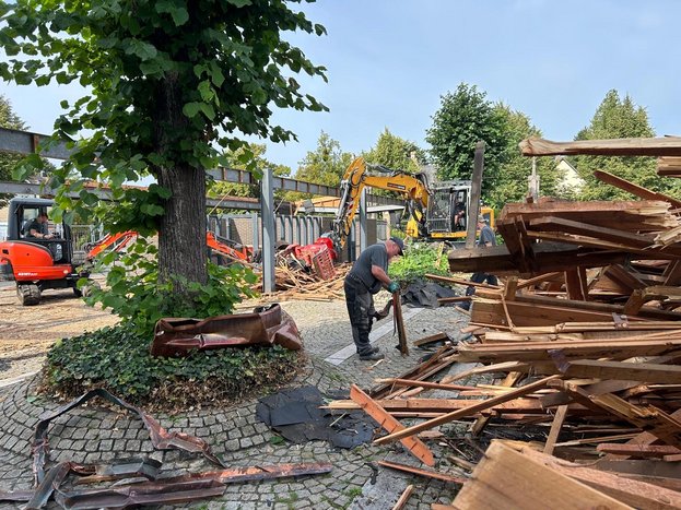 25-08-11_Friedhof_Umbau_3.jpg