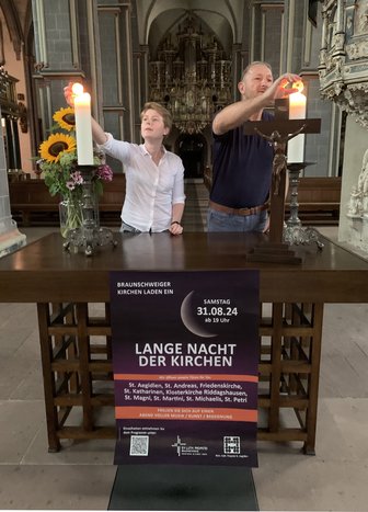 WirzuendendieKerzenan.jpg